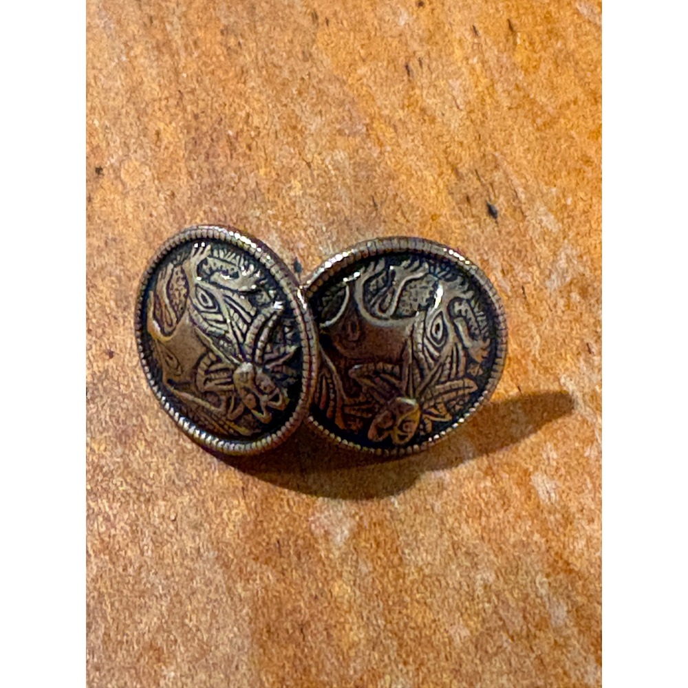 Unbranded Stud Earrings Womens‎ OS Coin Style Bronze Gold Tone Vintage Relief